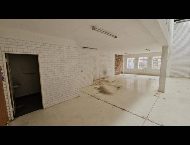 INDUSTRIAL PROPERTY TO RENT IN HALFWAY HOUSE